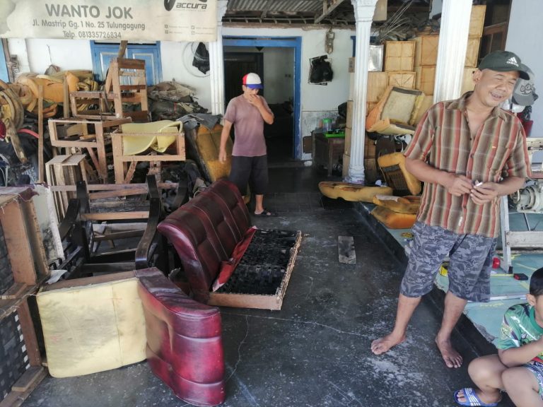 Industri Reparasi Kursi & Jok Mobil